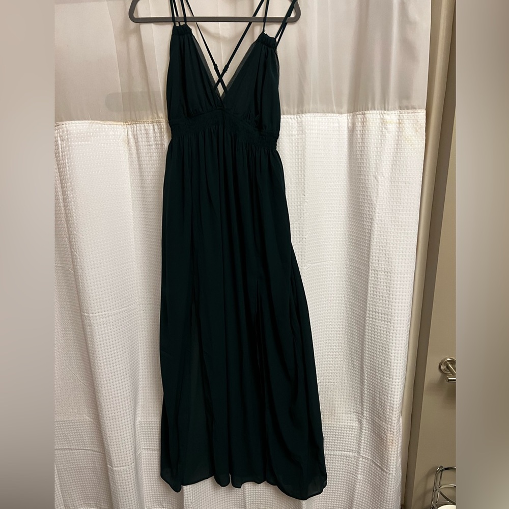 Gorgeous hunter green maxi dress!